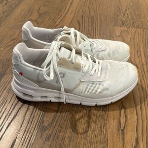 OnCloud sneakers! Womens 8.5! Worn 3x!